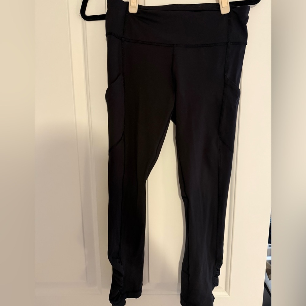 Lululemon 7/8 Black Leggings w/ Side Pockets